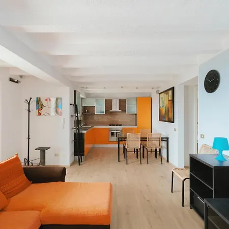 Se227 - Montemarciano, Comodo Trilocale Fronte Mare *