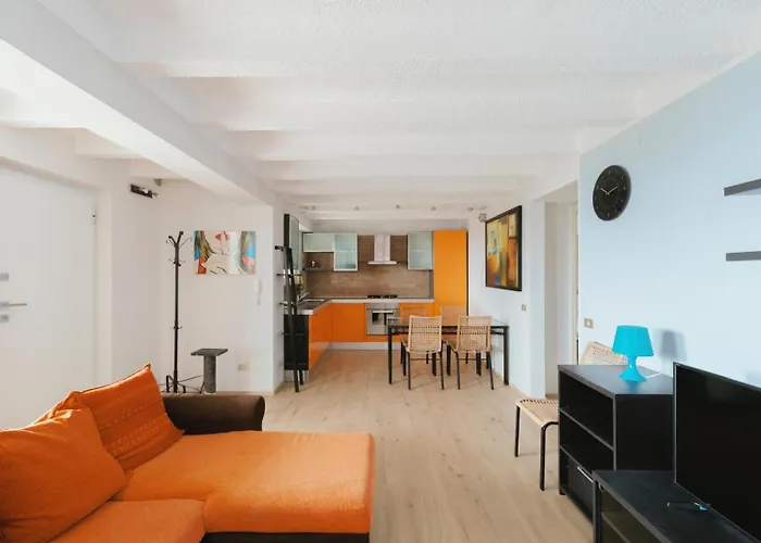 Se227 - Montemarciano, Comodo Trilocale Fronte Mare *